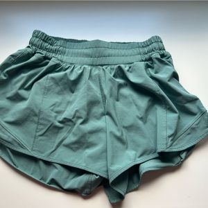 Lululemon Hotty Hot Short II Long 4”